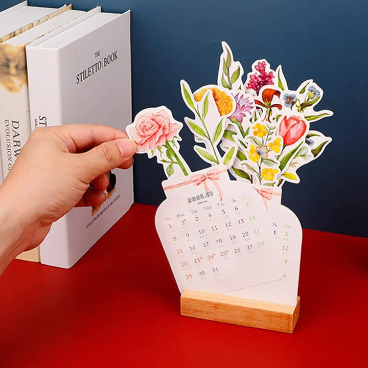 2024 Bloomy Flowers skrivebordskalender | Skanto