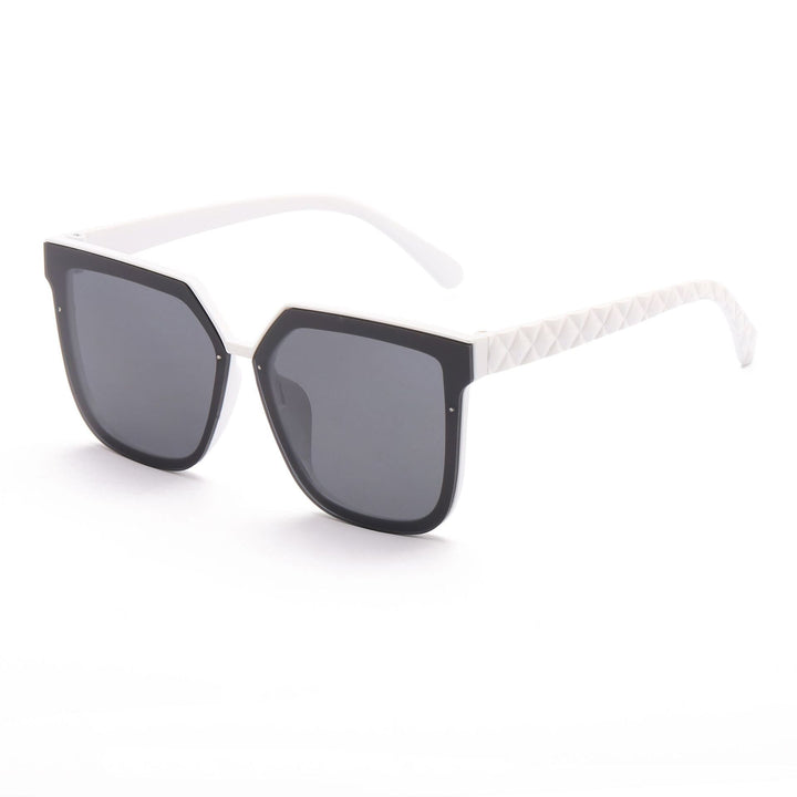 Dame modische solbrille med innovativ polygonal design Skanto