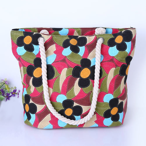Stor og fargerik strandbag med blomsterdesign Skanto