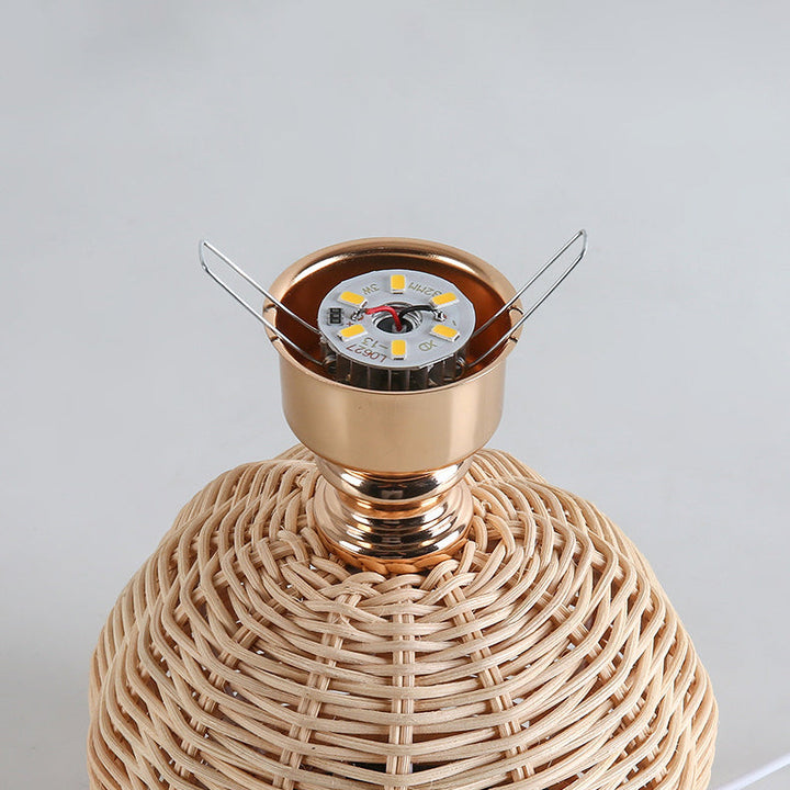 Skanto | RattaLume Nordic LED Bordlampe | Vevd Rattan & Foldbar Stoffskjerm | Stemningslys | Dekor for Soverommet