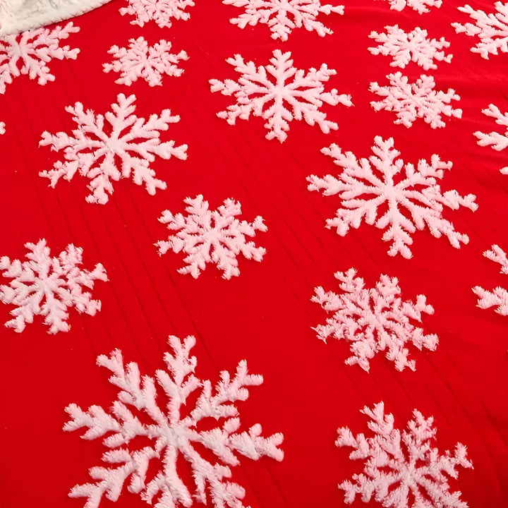 Myk fleece teppe med snøflakmønster – Koselig og varmende | Perfekt for sofa og seng | Skanto