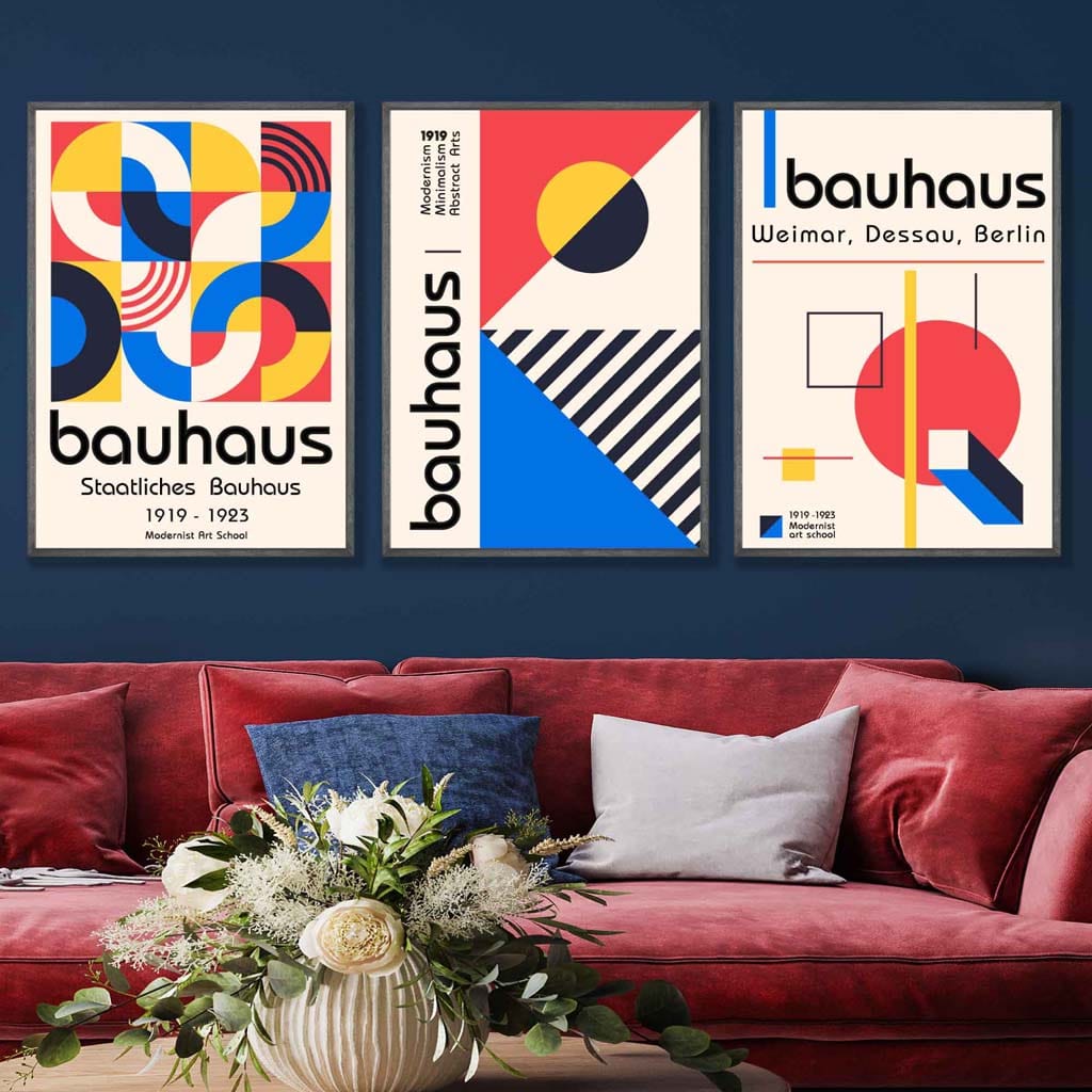 Bauhaus-stil, rød, blå og gul, geometrisk sett med 3 veggkunstverk