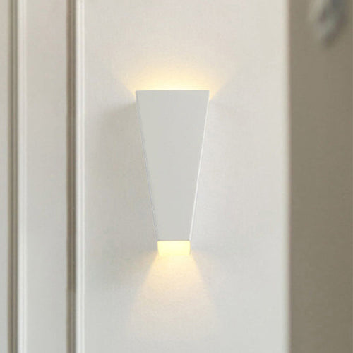 Minimalistisk Stil Trapezoid Veggvasker Lys Aluminium Varm/Hvit Belysning LED Sengelampe i Svart/Hvit | Skanto