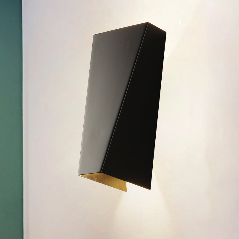 Minimalistisk Stil Trapezoid Veggvasker Lys Aluminium Varm/Hvit Belysning LED Sengelampe i Svart/Hvit | Skanto