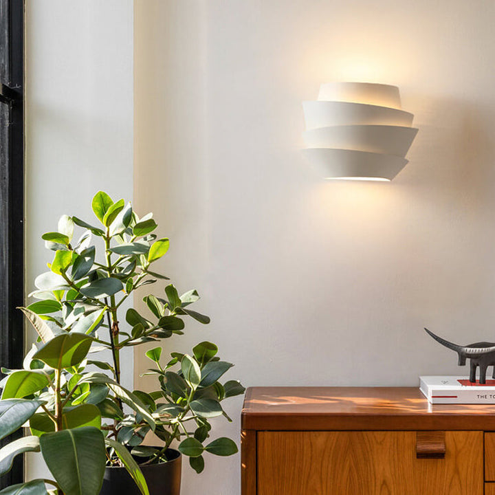 Skanto | Moderne jernvegglampe med dobbelt lys