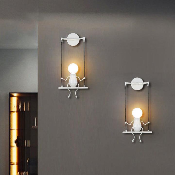 SwingDesign Vegglampe – Leken og Kreativ Belysning Skanto