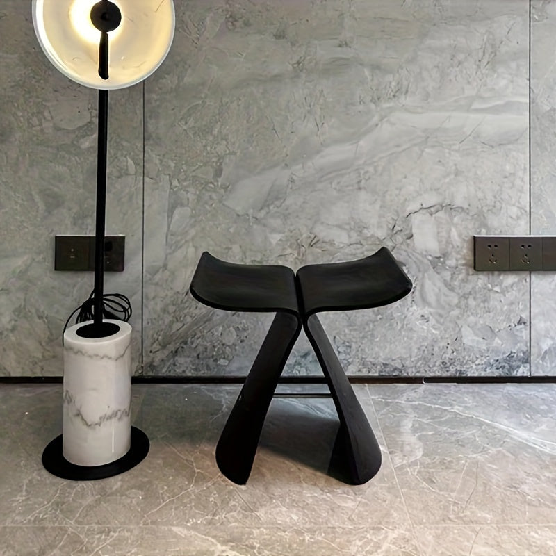 Skanto | Elegant Butterfly Stool – Tidøst Design for Stue og Inngang