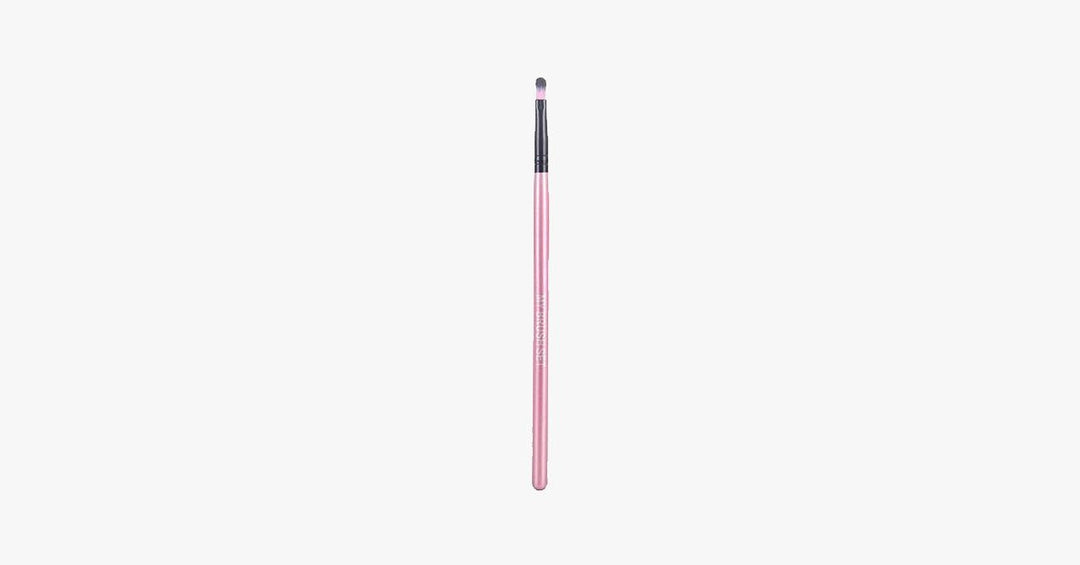 Skanto | Øyenbrynspensel – Oppnå en skarp eyeliner hver gang for et dramatisk utseende!