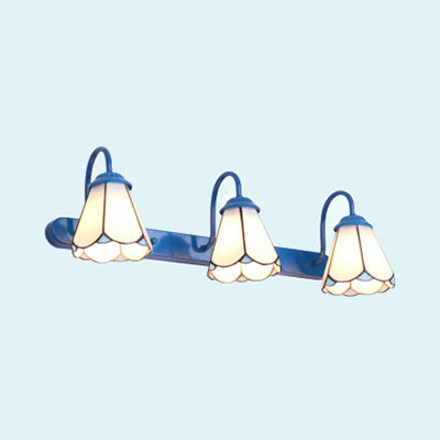 Konisk Vanity Lysarmatur Tiffany Hvit/Blå Glass 3 Hoder Veggmontert Lys for Bad | Skanto