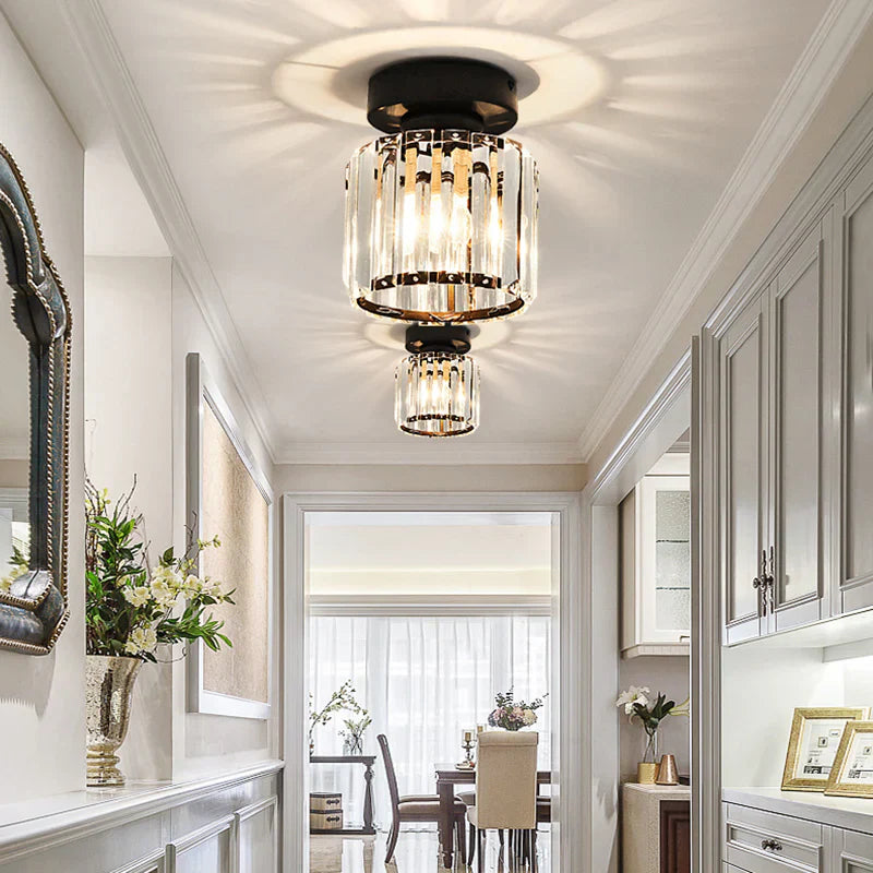Skanto | Moderne Krystal Taklampe med Gull- og Svart Detaljer – Stilfull Belysning for Hjemmet Ditt