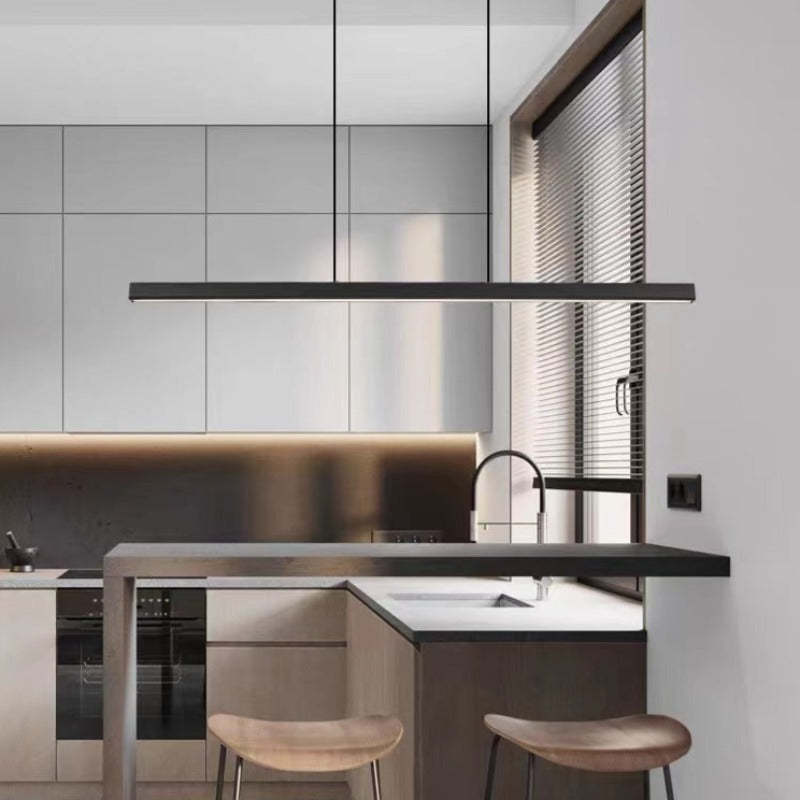Skanto | Moderne LED Taklampe – Industriell Stil med Skinndetaljer