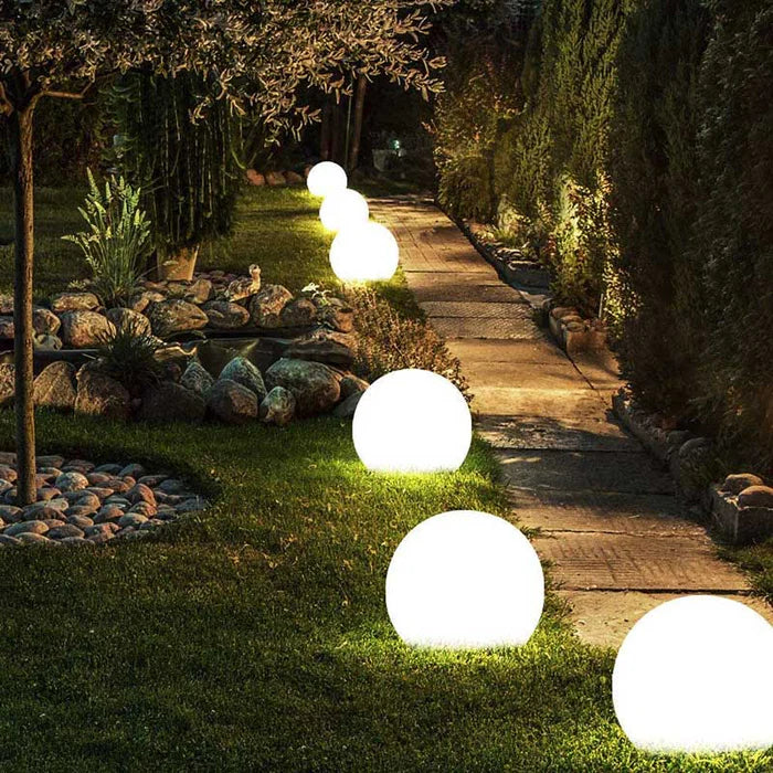 Skanto | AuraColor hageball LED belysning – 16 farger – Trådløs, værbestandig og stemningsfull for hage, terrasse og fest