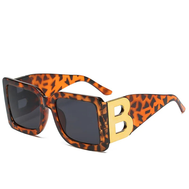 Cheska Sunglasses | Retro & Square | Skanto