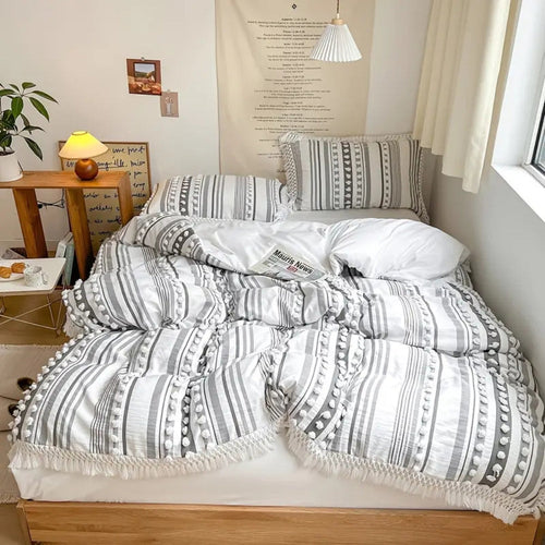 Skanto | Myk Stripe og Frynse Duvet Sett | 3stk