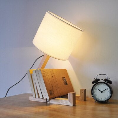 Skanto | Moderne Massivtre Tablelampe