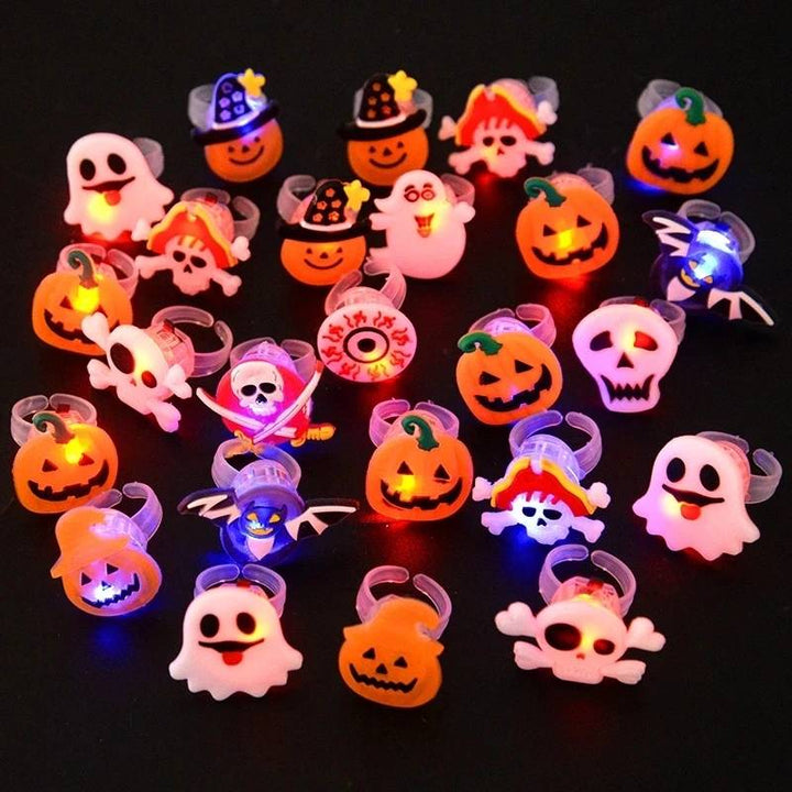 Skanto | Lysende Halloween Ringer & Brosjer