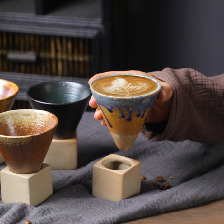Grovt keramikk kaffekopp med base konisk couture kopp & base sett | Skanto