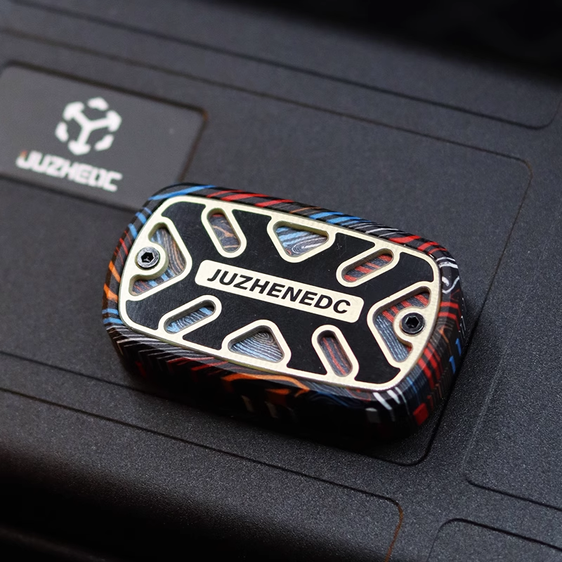 Skanto | Matrix EDC Karbonfiber Push Card Dekompresjonsleketøy