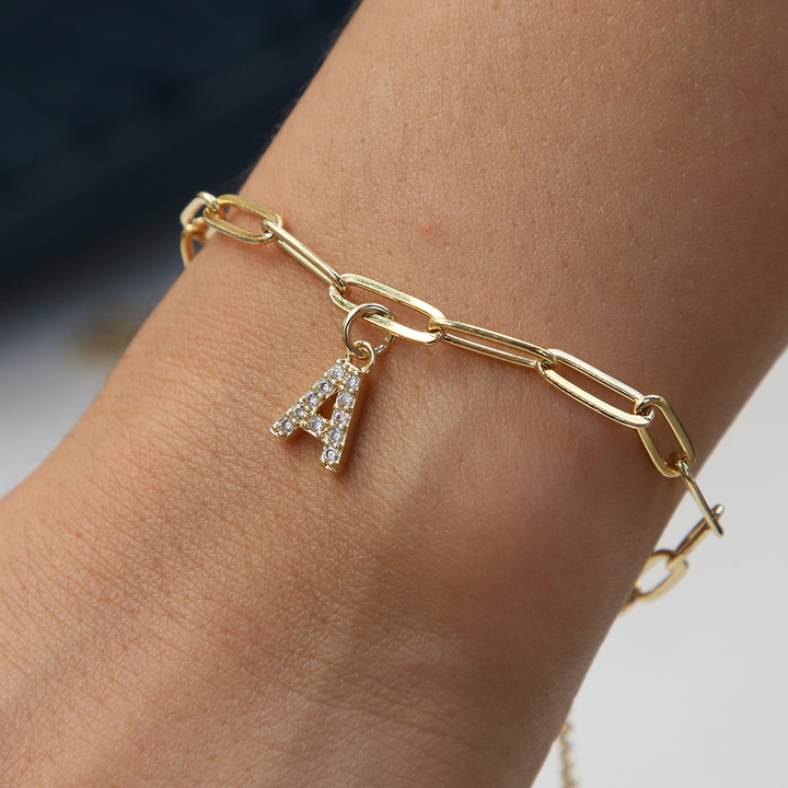 Skanto | Delikat papirklips bokstavinitial armbånd