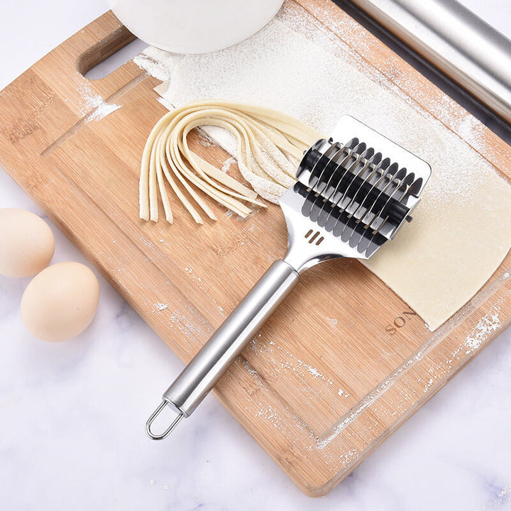 Skanto | Noodle Spaghett Cutter Roller