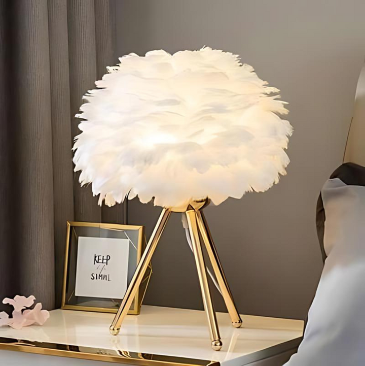 Skanto | Luksus Bordlampe med Myke Fjær