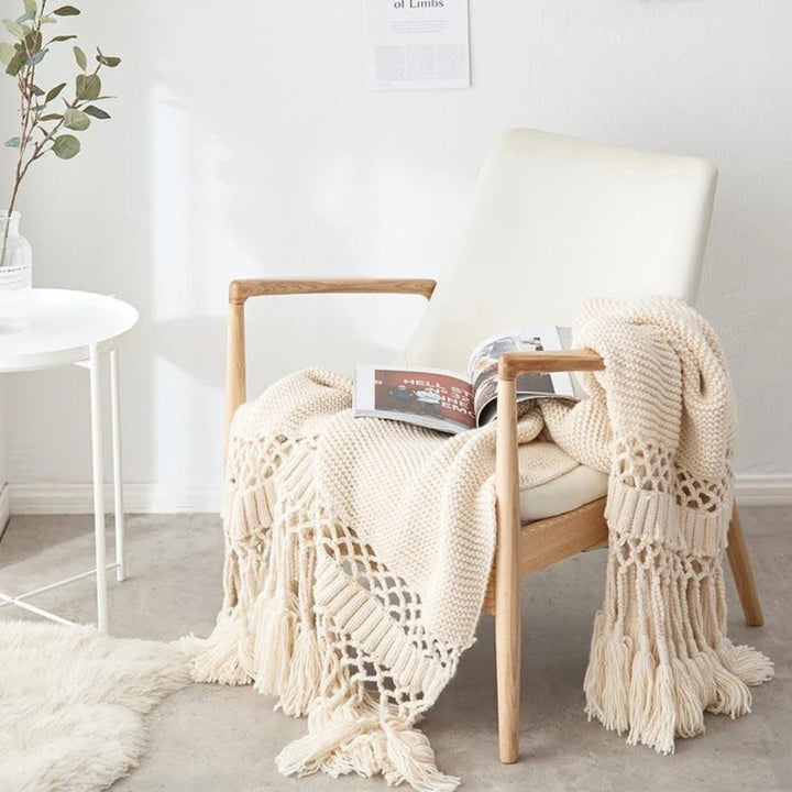 Skanto | Snug Knit Woven Tassel Blanket