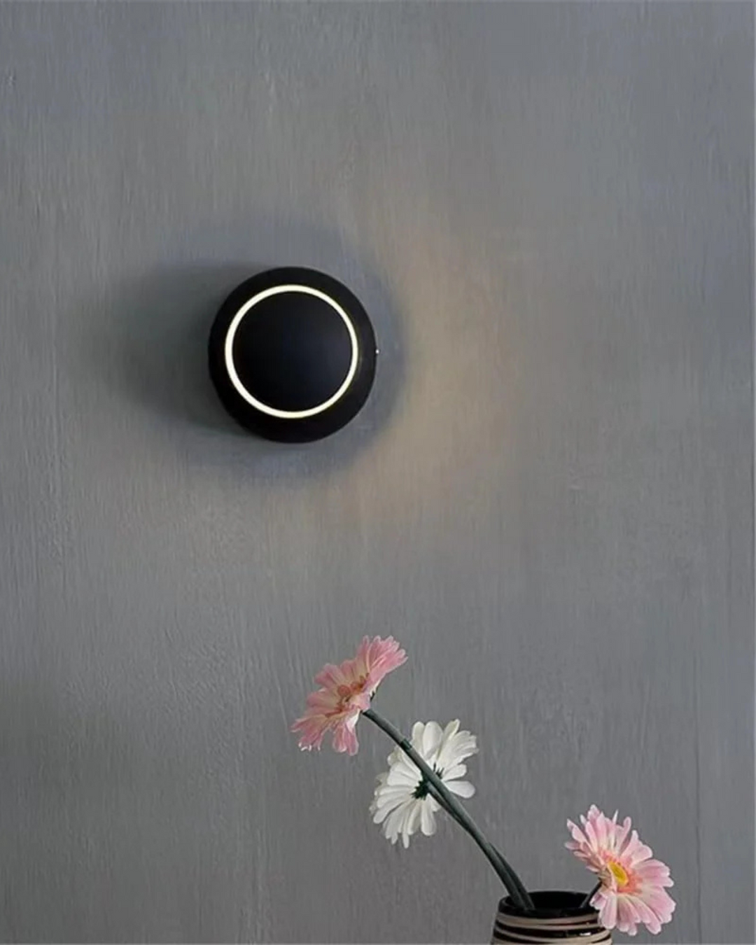 Skanto | Moderne Vegglampe med Halo Lyskilde Ambient Belysning