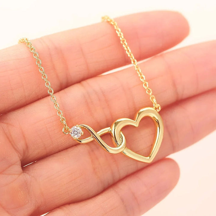HeartBond Necklace – Tidløst Smykke av Knyttet Kjærlighet Skanto