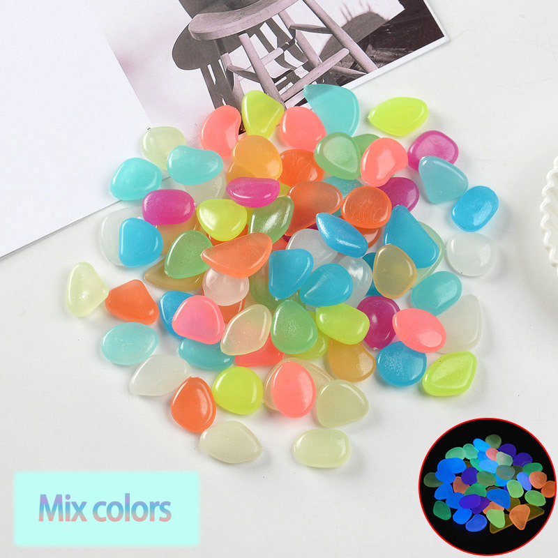 Skanto | Glow-in-the-dark garden stones