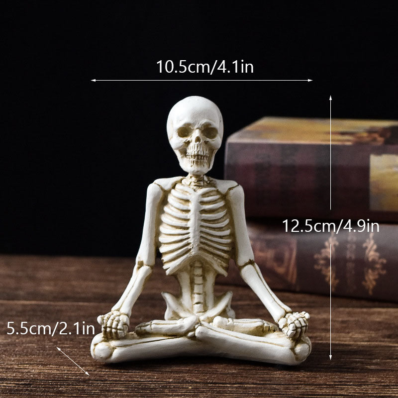 Skanto | Halloween Figurfigur – Harpiks Ornament i Vintage Hvit eller Svart