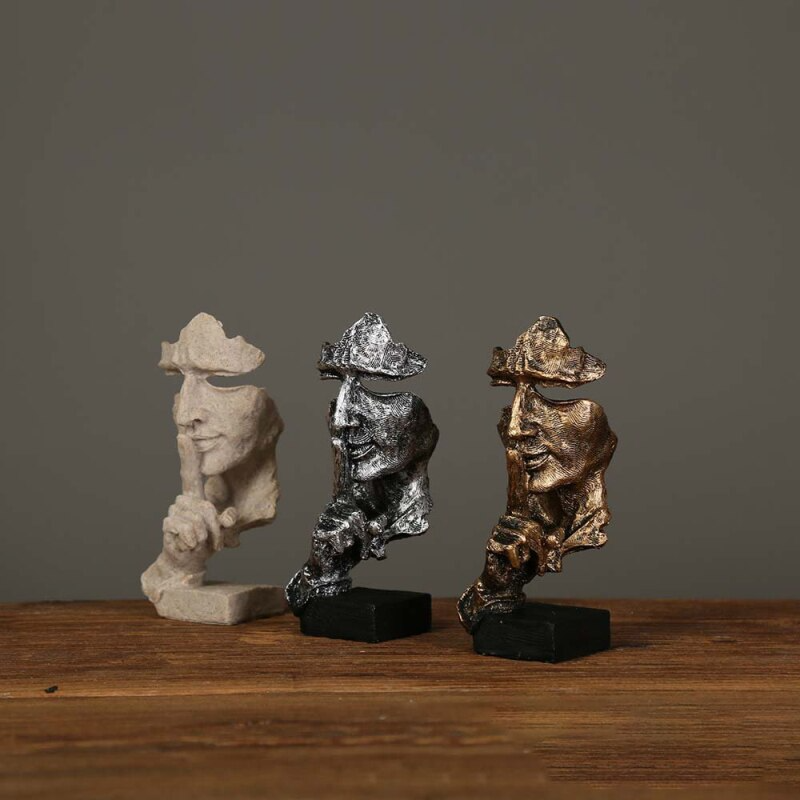 Norvo | Tre aper med et budskap – en skulptur full av mening