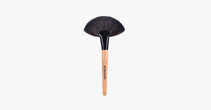 Skanto | Stor Fan Makeup Brush - Enkel myk børste for pudder, foundation & rouge