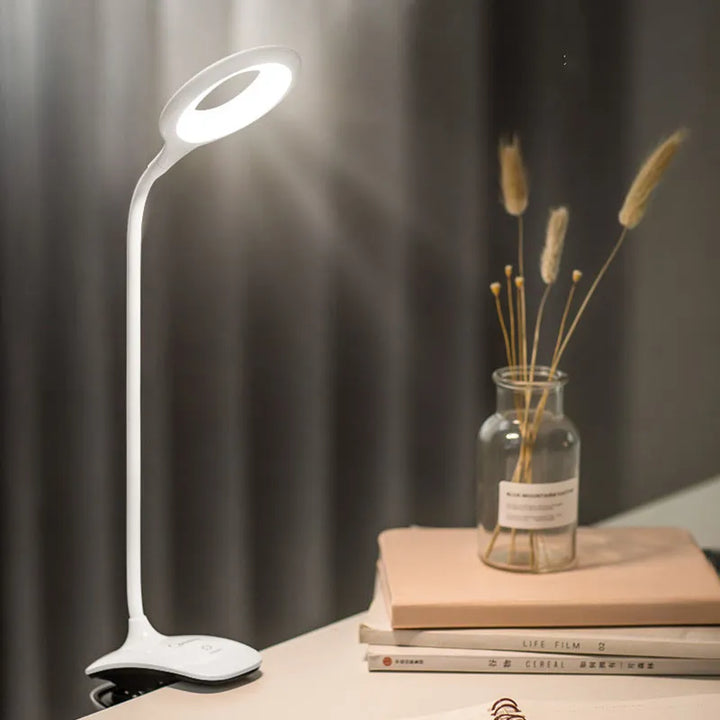 Skanto | Oppladbar LED Bordlampe med Klemme – Justerbar Skrivebordslampe for Hjemmekontor og Studier