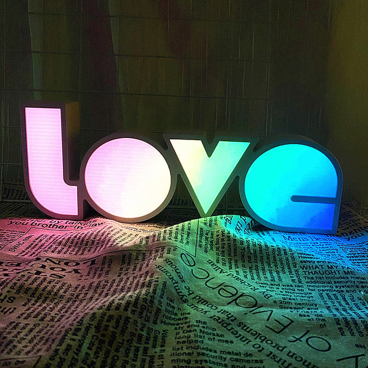 Skanto | Modern Art Deco vanntett PS LOVE bokstaver LED bordlampe for soverommet