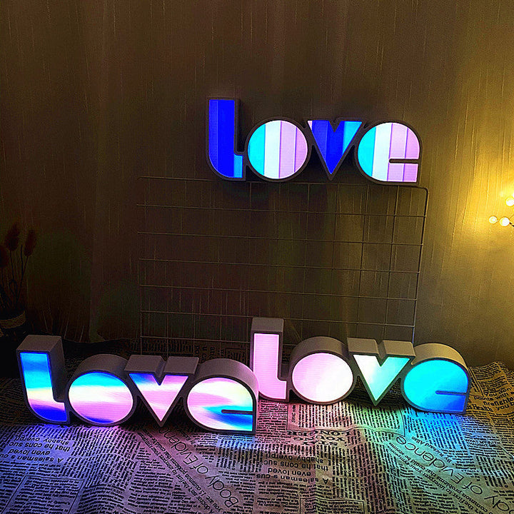 Skanto | Modern Art Deco vanntett PS LOVE bokstaver LED bordlampe for soverommet