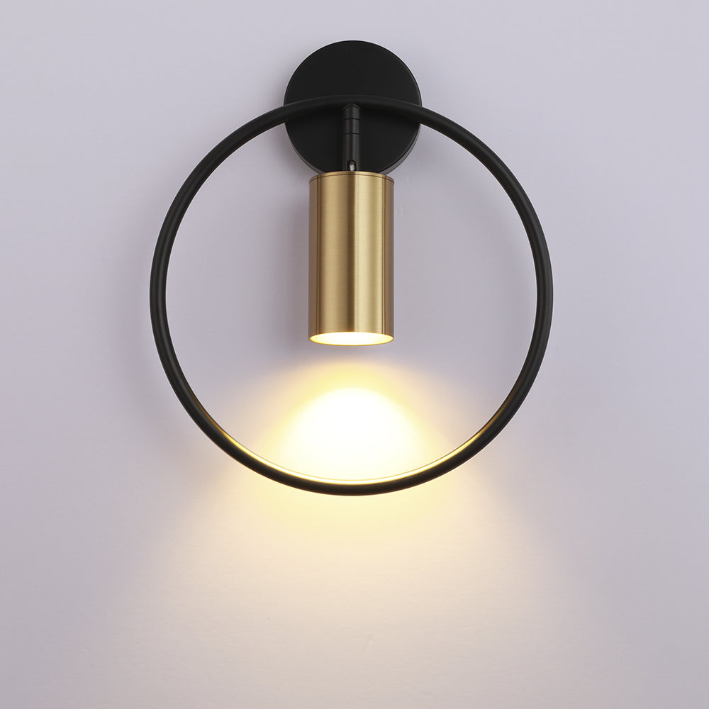 FlammeStylée – Gylden Vegglampe for Elegant Atmosfære Skanto