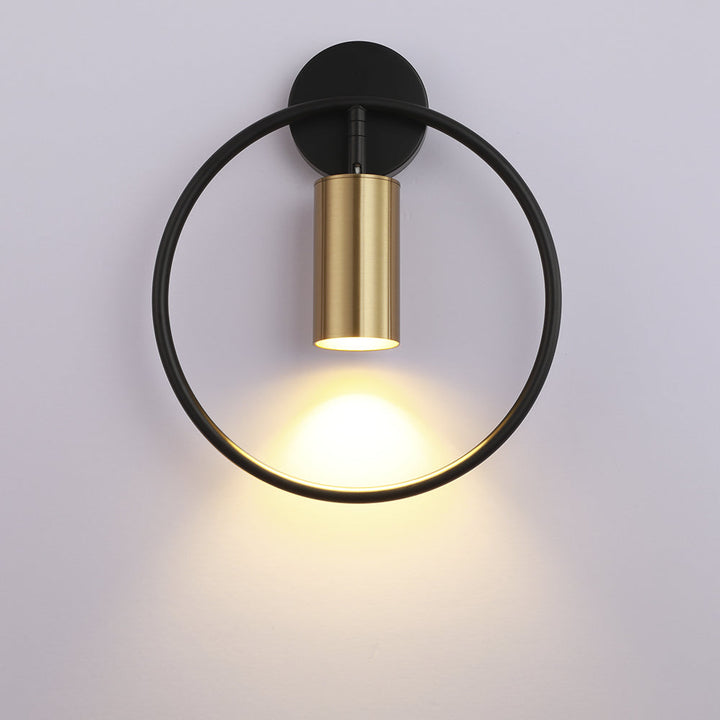 FlammeStylée – Gylden Vegglampe for Elegant Atmosfære Skanto