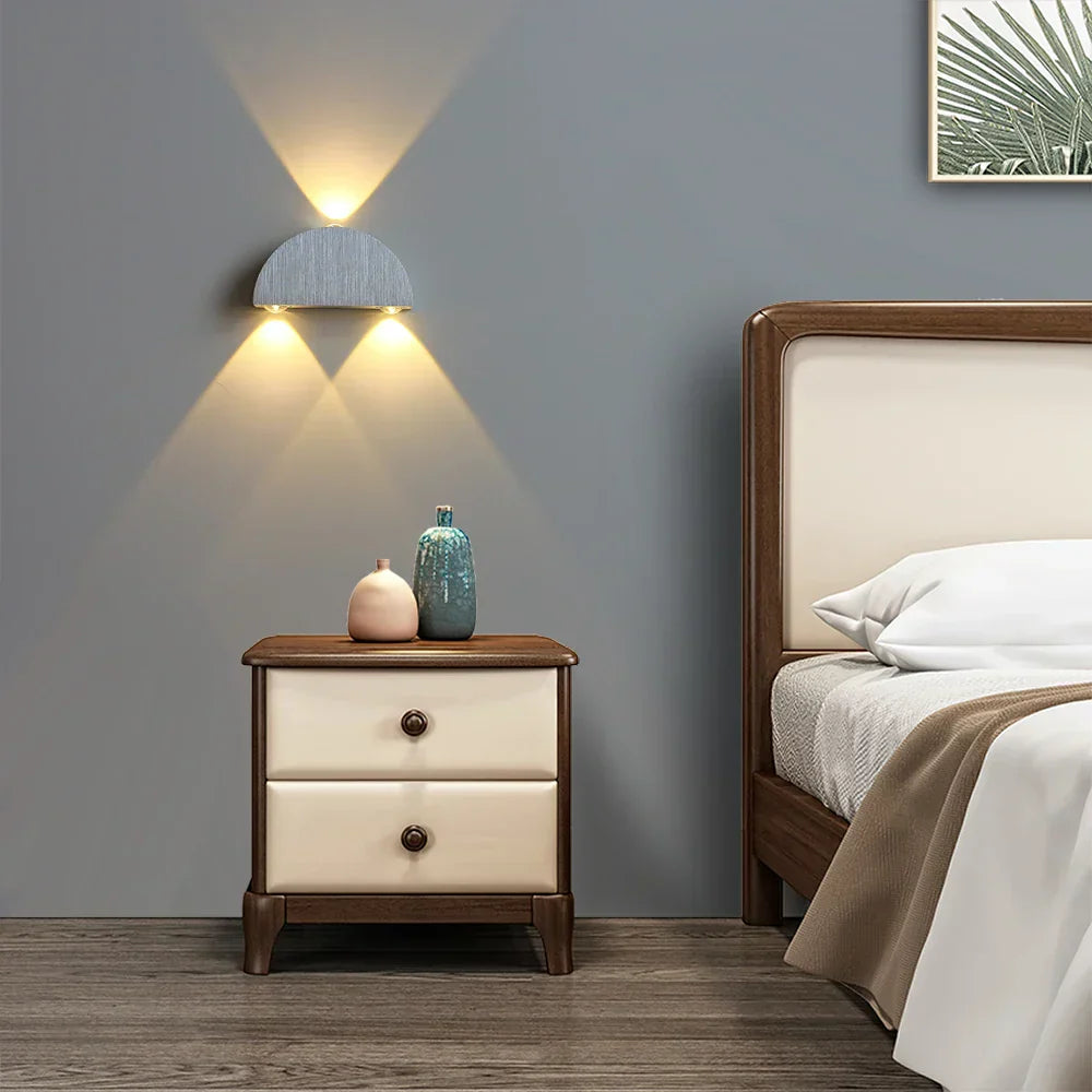 Moderne LED Vegglampe med Opp-Ned Lys - Stilig Vegglampe til Soverom & Gang