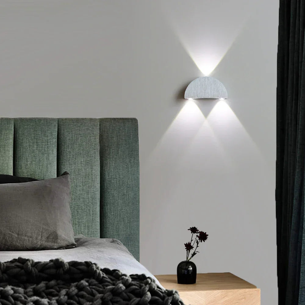 Moderne LED Vegglampe med Opp-Ned Lys - Stilig Vegglampe til Soverom & Gang