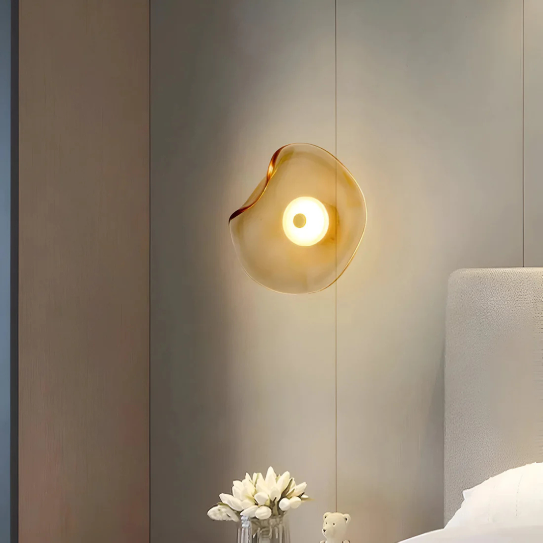 Skanto | Buet Glass Vegglampe