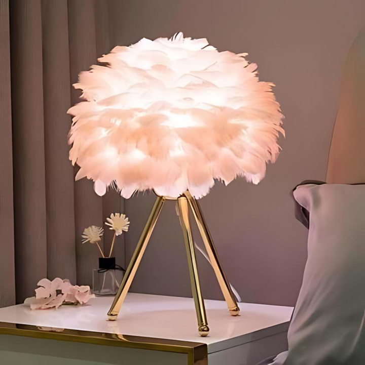 Skanto | Luksus Bordlampe med Myke Fjær
