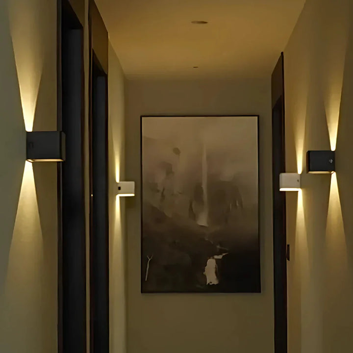 Moderne Wandleuchte fra schwarzem aluminium