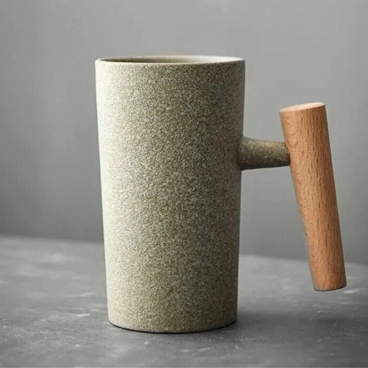 Skanto | Nordisk Design Krus – Minimalistisk Keramikkrus med Trehåndtak