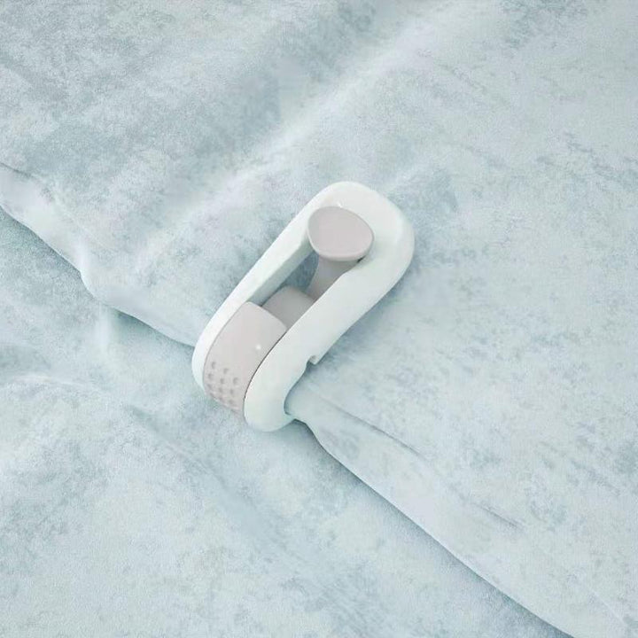 Skanto | Quilt Holder Duvet Clip
