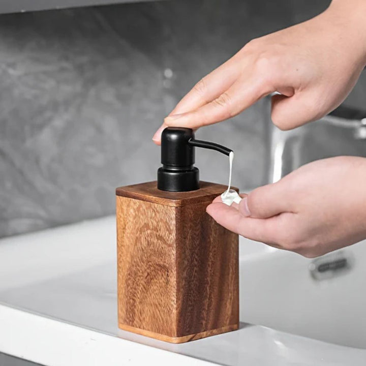 Skanto | Valnøtt Aura Lotion & Såpe Dispenser