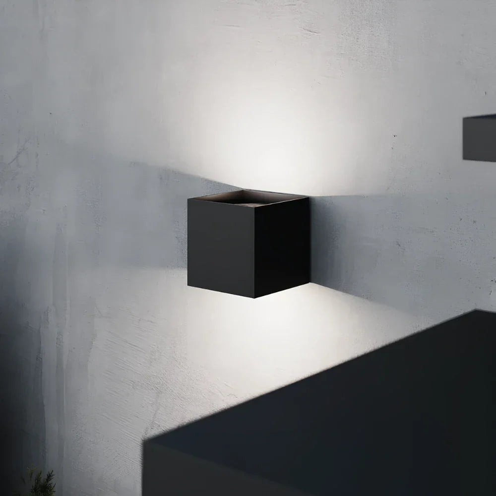 Skanto | Moderne svart aluminium vegglampe