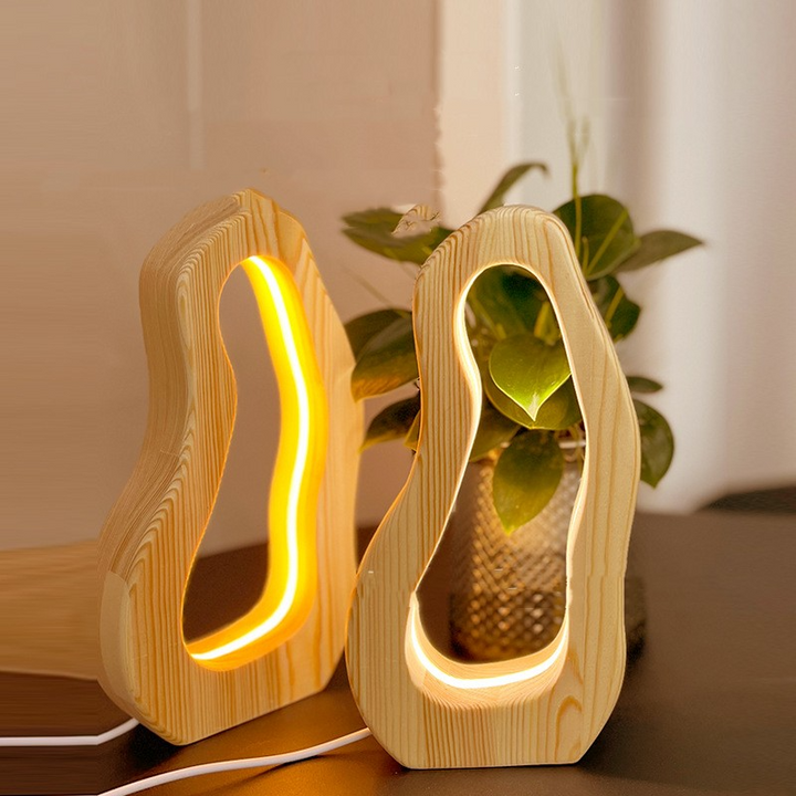 Skanto | Moderne nordisk tre nattbordlampe