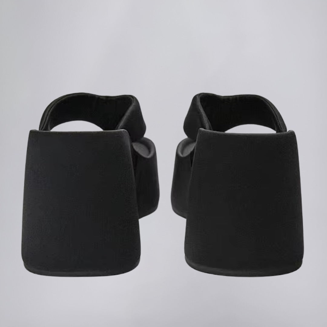 Polstrede flip-flops med sklisikre såler
