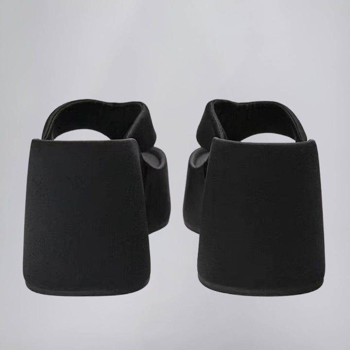 Polstrede flip-flops med sklisikre såler