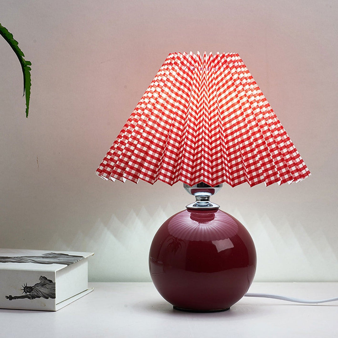 Skanto | Nordisk minimalistisk 1-lampe bordlampe laget av keramikk med folder